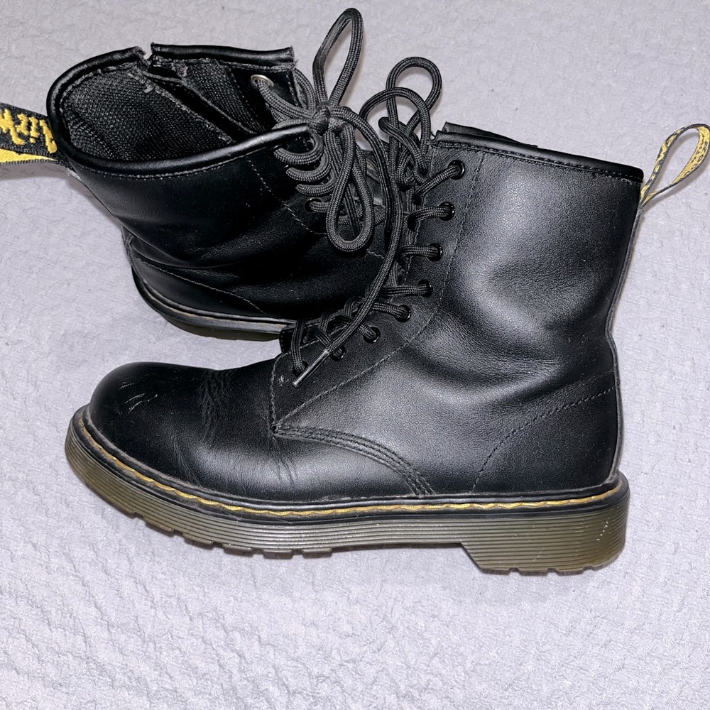 dr martens 1460 women’s pascals